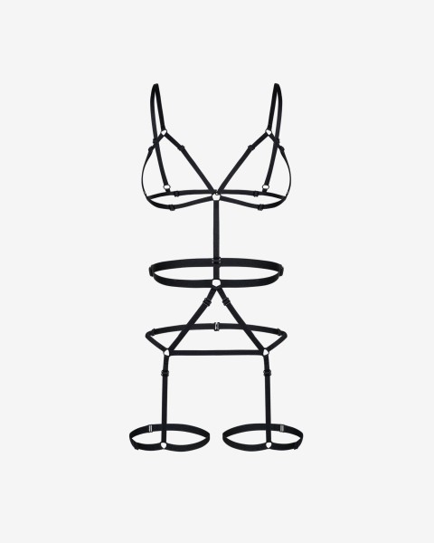 Uprząż na ciało w klimacie BDSM